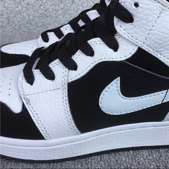 Jordan 1 Mid White Black - Picture 6 of 10